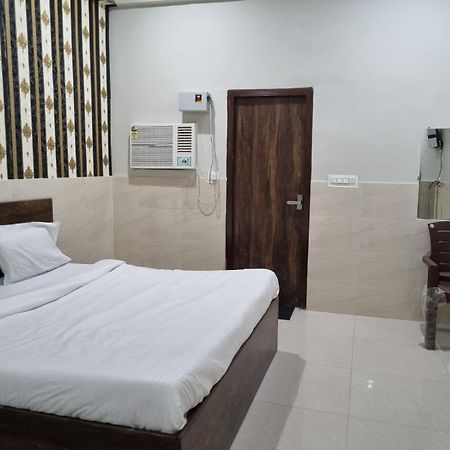 Hotel Vrindavan Bhakti Bhavan- Near Prem Mandir By Mukund Zewnętrze zdjęcie